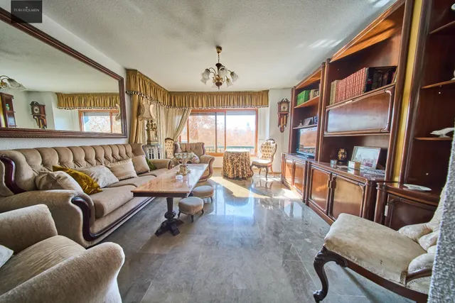 Residencia exclusiva en Paseo del Salón con vistas despejadas — 29