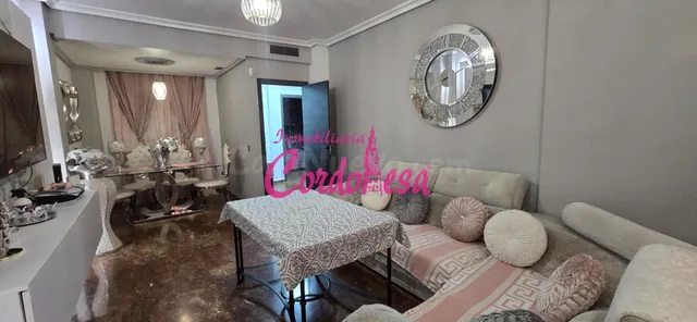 Impresionante Casa de 2 Plantas en Miralbaida con Piscina y  - foto 4