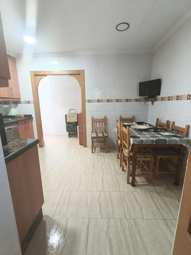 Amplia Vivienda de 4 dormitorios con balcón y ascensor - foto 5