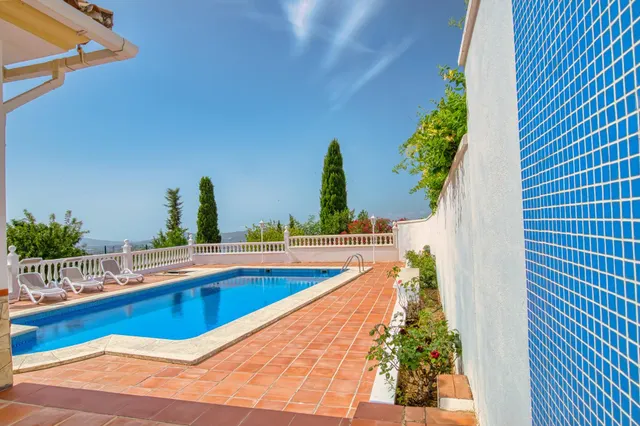 Casa de campo con piscina en Periana — 7