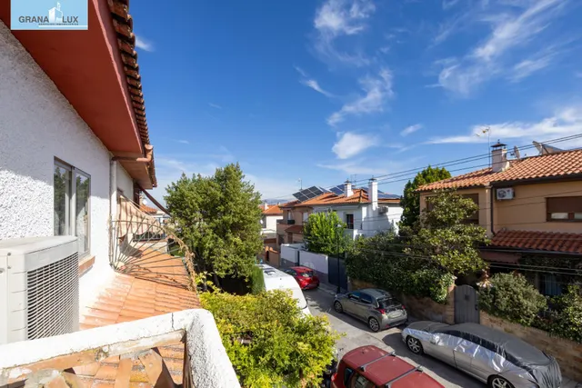 Preciosa casa en Ogíjares con piscina y jardín — 34