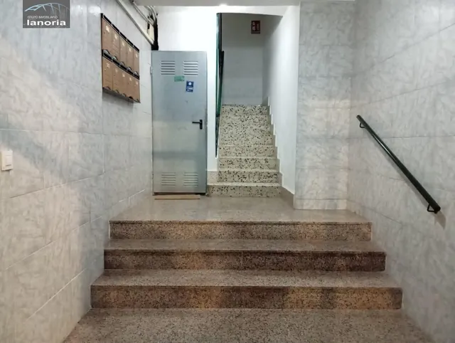 Grupo la Noria VENDE piso REFORMADO, 2 Dormitorios, 2 Baños en C/ Hermanos Jiménez (4º SIN ascensor) — 17