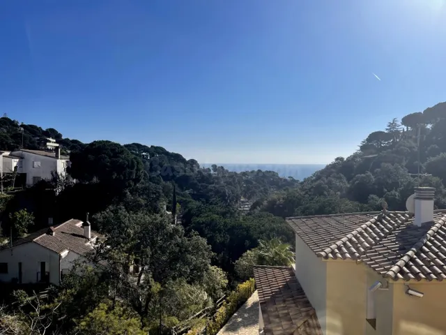 En VENTA parcela con VISTAS AL MAR