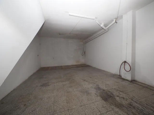 SE VENDE CASA ADOSADA EN RUBI, ZONA MERCAT — 23