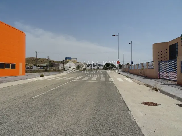 VENTA DE TERRENO INDUSTRIAL EN ASPE EN POLÍGONO, MUY BIEN UB - foto 4