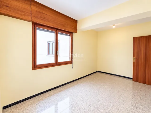 Amplia vivienda de 4 dormitorios con balcón en San Antonio María Claret — 24