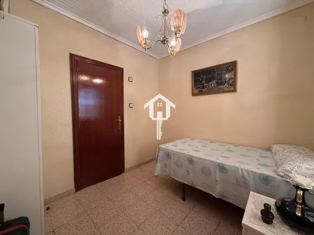 PISO EN VENTA EN ALICANTE. ZONA VIRGEN DEL REMEDIO.100m2, 3 habitaciones, 1 BAÑO, BALCÓN, CUARTA PLANTA CON ASCENSOR — 29