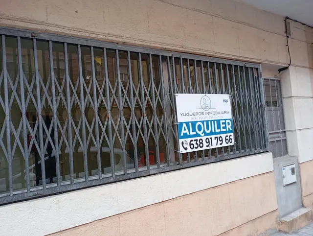 ALQUILER DE LOCAL CERCA DEL CENTRO CIUDAD - foto 3