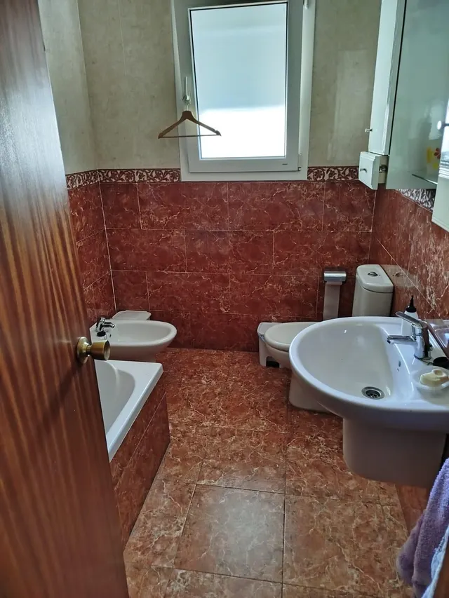 Se vende chalet independiente en Algeciras, zona colonia san miguel. — 42