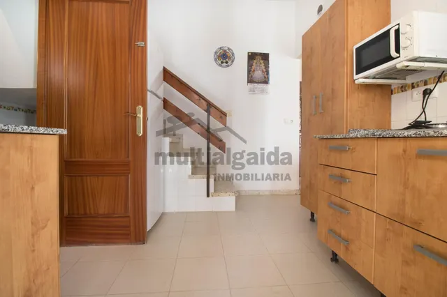 GRAN CASA EN EL CENTRO DE LA CIUDAD — 14