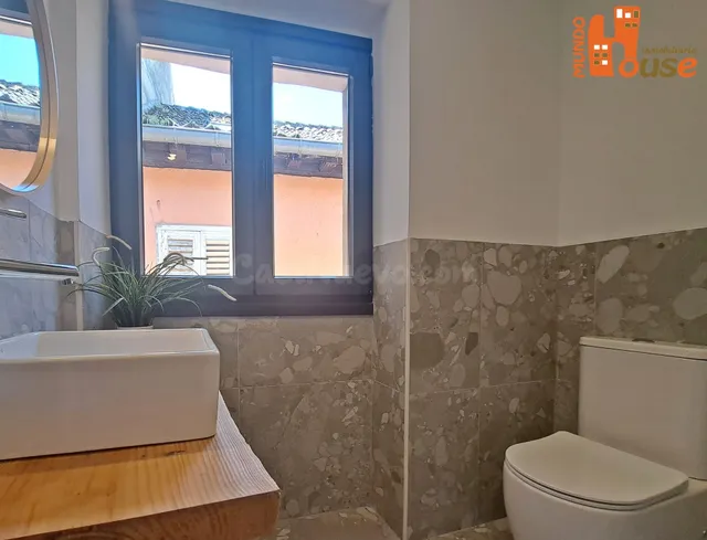 Piso totalmente reformado en el centro de San Ildefonso - foto 3