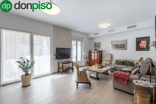 PISO COMPLETAMENTE REFORMADO EN CALLE RECOGIDAS — 2