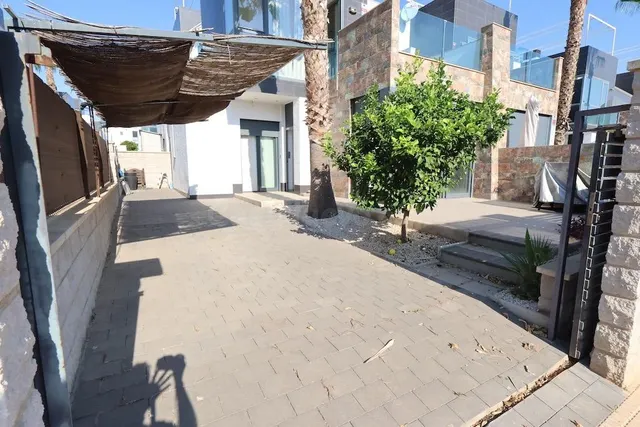 Moderno pareado en venta en Oasis Hill, Lomas de Cabo Roig – - foto 2