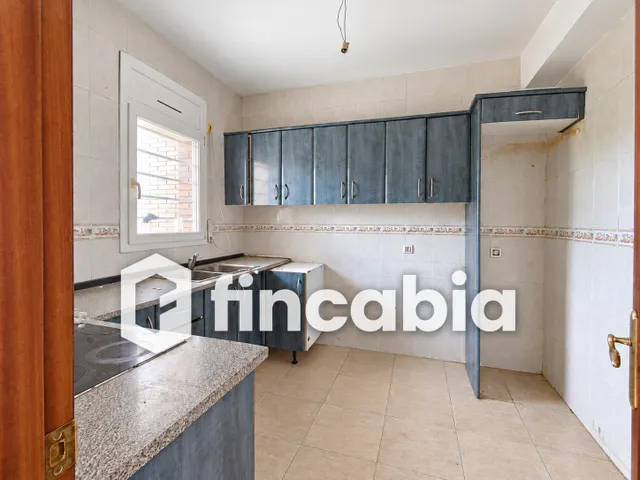Casa independiente para reformar con jardín y garaje en Maçanet de la Selva — 33