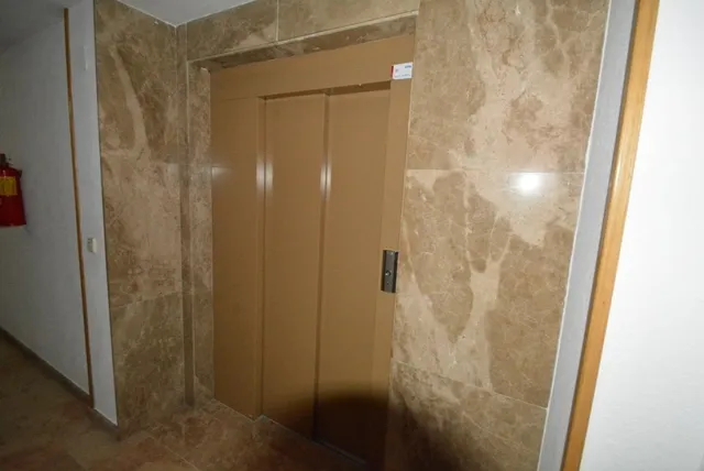 Local Comercial. Entresuelo en Orihuela zona Duque de Tamames, 60 m2. de superficie. — 8