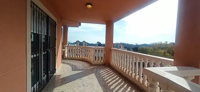 CHALET INDEPENDIENTE CON PARCELA URBANA. IDEAL INVERSORES. — 47