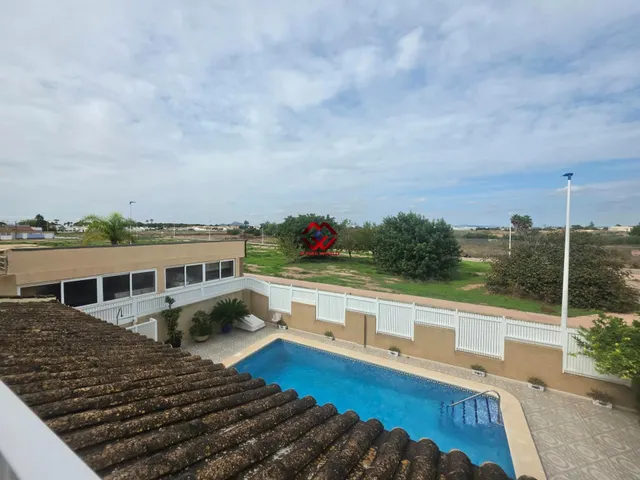 Villa en esquina con piscina privada, garaje a 800 m de la playa en Santiago de la Ribera — 42
