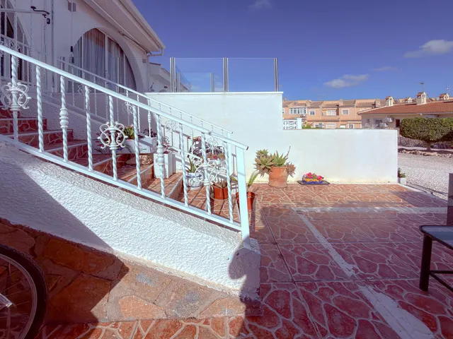 Ciudad Quesada! Magnifico bungalow en 2 plantas independientes, con piscina y parking privado comunitario — 21