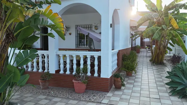 Chalet independiente de esquina con piscina y terraza con vistas al mar en El Rompido Cartaya, Huelva. — 9