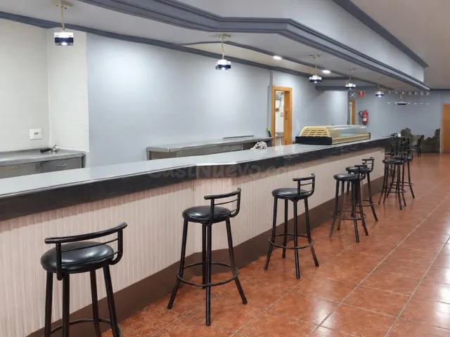 Local en venta con posibilidad de cambio de uso a vivienda - foto 3