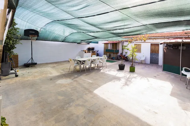 Planta baja de 4 habitaciones con inquilinos — 18