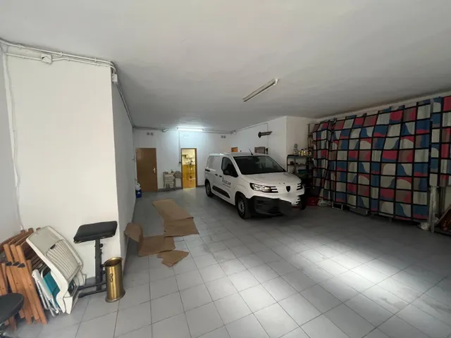 Local apto para diversos usos, garaje, almacén, comercio, cerca del Passeig Verdaguer por 79.000 Eur — 6