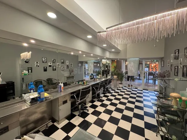 LOCAL COMERCIAL DE 82 m2 EN CENTRO COMERCIAL CUATRO CAMINOS  - foto 4