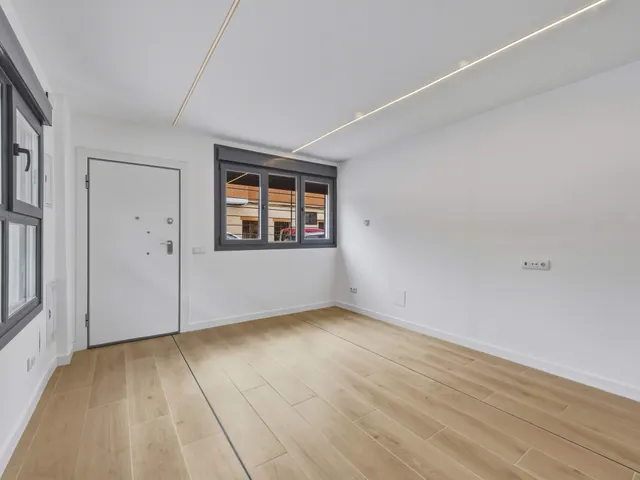 LUMINOSA VIVIENDA A ESTRENAR DE DOS PLANTAS EN COSLADA — 11