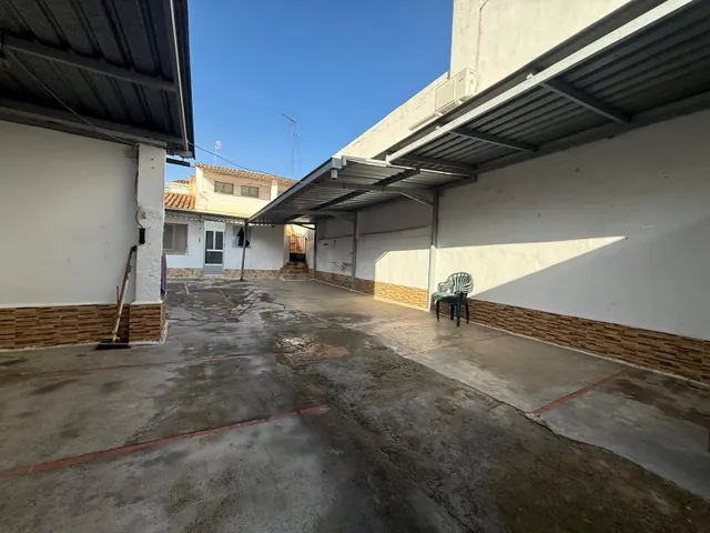 CASA DE PUEBLO CON PATIO — 2
