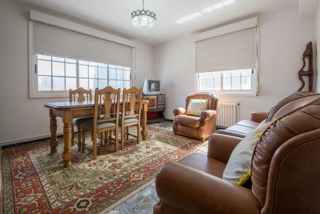 Amplia Casa + otra vivienda + anexo en Venta en Ardemil, Ordes — 25