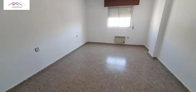 Se vende piso junto a millán de priego — 14
