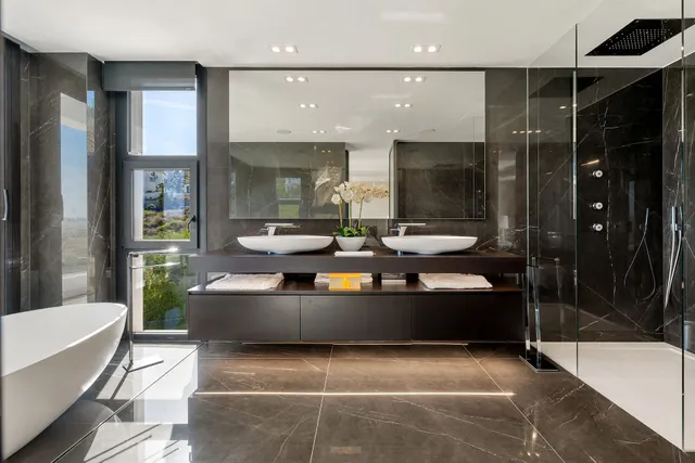 Spectacular Contemporary Villa with Exquisite Quality and Beautiful Views — 30