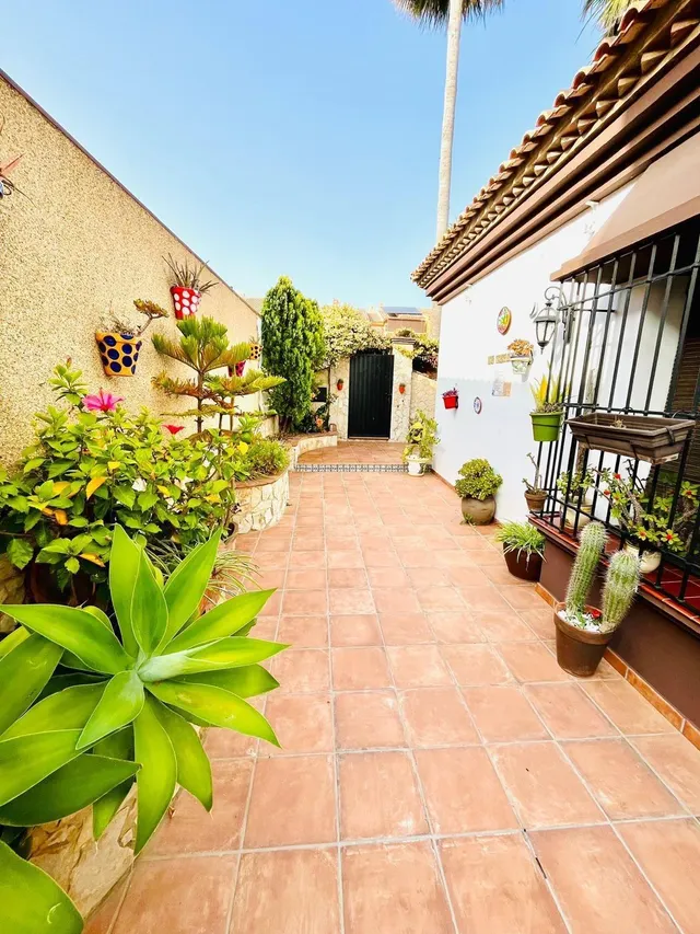 Se vende Chalet con piscina en Getares — 7