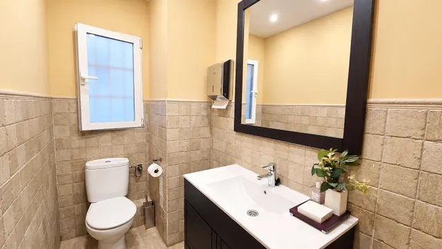 ¡INVERSORES! VENTA DE DOS PISOS UNIDOS A REFORMAR DE 3 DORMITORIOS Y 2 BAÑOS CADA UNO MUY CERCA DEL RETIRO — 30