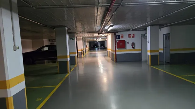 Piso con gran salón de 45 m2, garaje y trastero junto al Parque de Vioño — 49