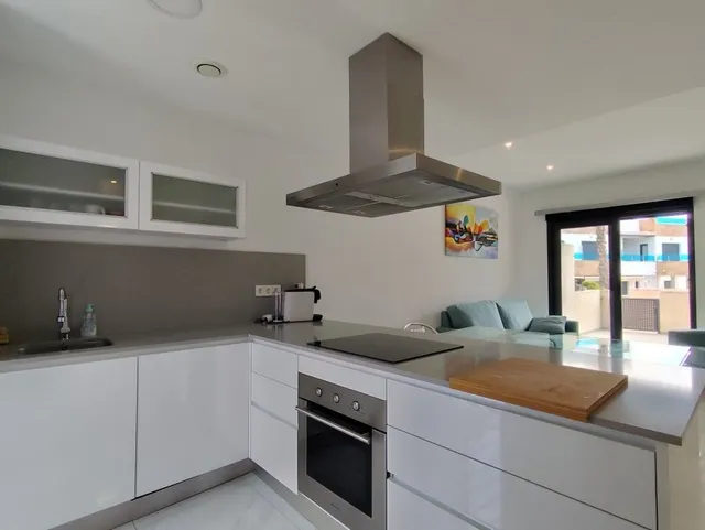 Casa adosada en venta en Bigastro con 3 dormitorios, 3 baños, solárium privado de 39 m2 y piscina comunitaria — 8