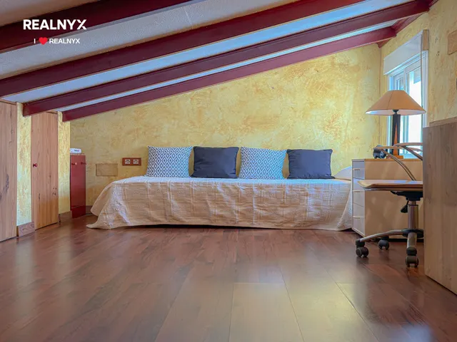 La Veleta! Exclusivo ático reformado con encanto + Amplia terraza con vistas maravillosas al mar (200 m de la playa) — 24