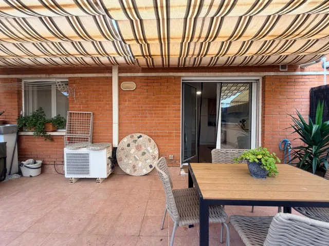 Chalet adosado completamente reformado en 2024, con jardín, terraza y gran garaje, a un paso de la playa. — 12