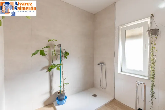 Casa en esquina en venta en Las Gabias — 37