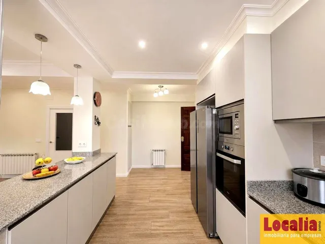 Casa familiar reformada con jardín en Miengo — 11