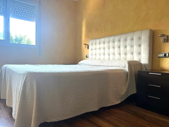 Amplio y Luminoso Piso en El Ejido Norte - Excelente Oportunidad por €129,900 — 16