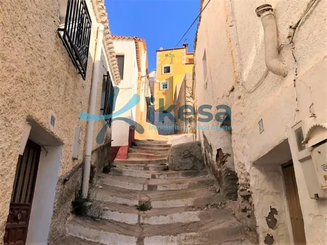 Oportunidad de Inversión en el Corazón de Fiñana - Adosado a - foto 2