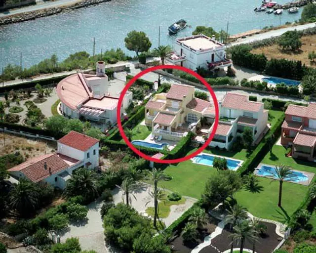Magnifica villa de 347m2, situada a 1ª línea de mar — 4