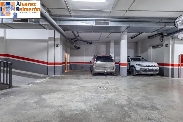 Piso con garaje, trastero y excelente ubicación en Huétor Vega — 18