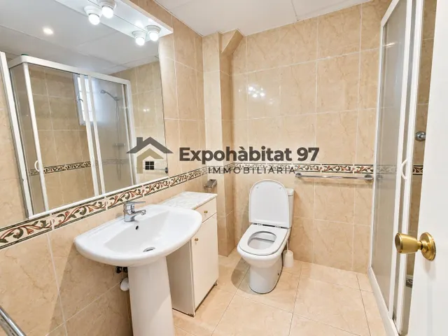 Apartamento de 2 habitaciones  con licencia turística y vistas al mar en Paseo Jaime I, Salou — 10