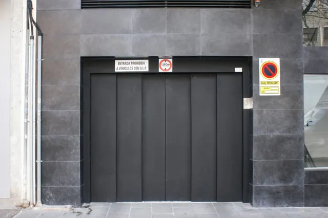 Aparcamiento en zona Bons Aires, Palma — 8