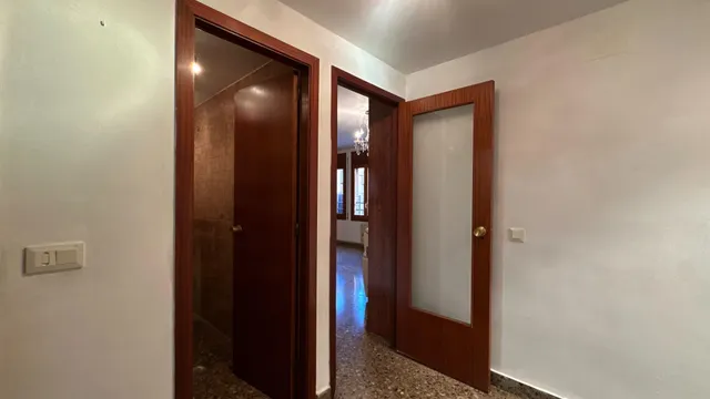 Exclusiva vivienda de 4 dormitorios con amplia plaza de garaje en pleno centro de Zaragoza — 38