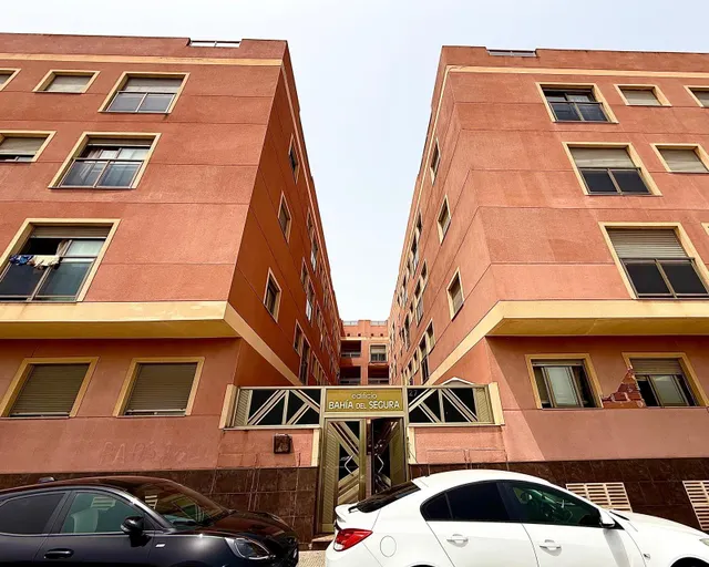 Apartamento de 2 dormitorios con plaza de aparcamiento y trastero. — 27