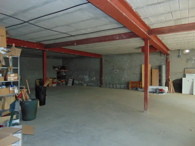 PARCELA URBANIZA-BLE EN VENTA — 12