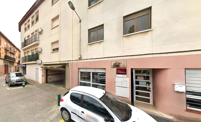 Se vende piso OKUPADO en Alagón (Zaragoza).